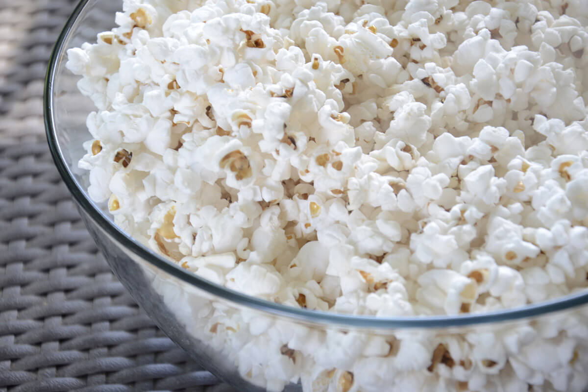 Popcorn für den Filmabend mit der Familie